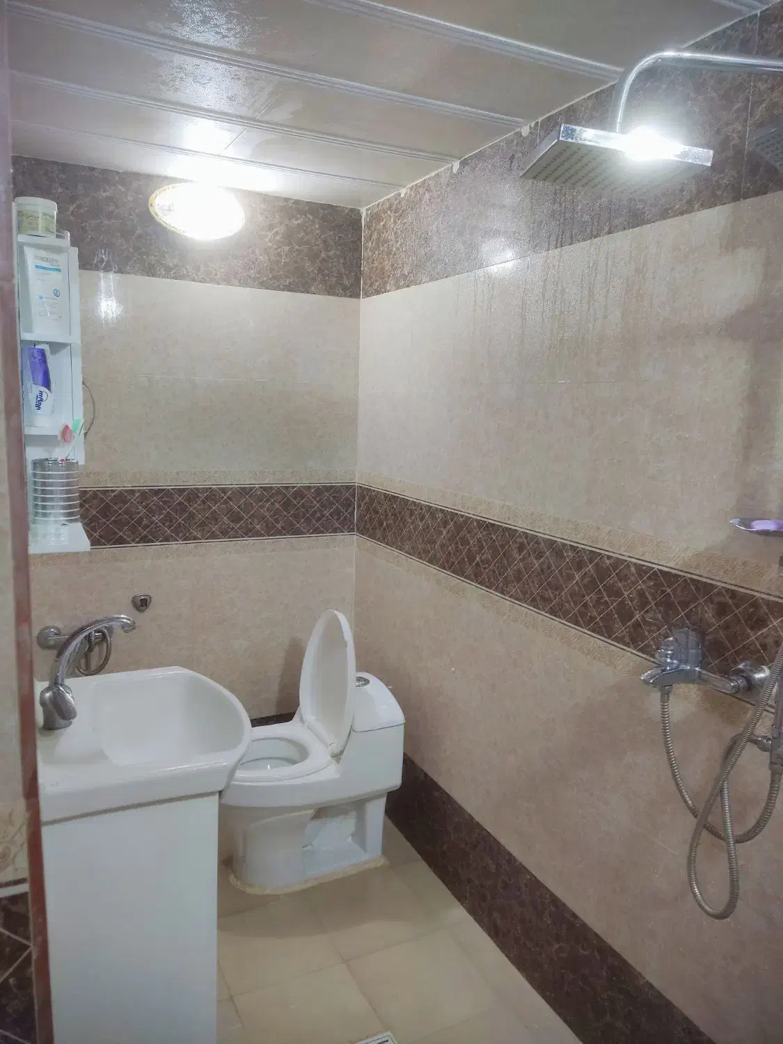 اکرمیه 3خواب/همکف نیمساز/سوئیت اجاره ای|فروش خانه و ویلا|یزد, |دیوار