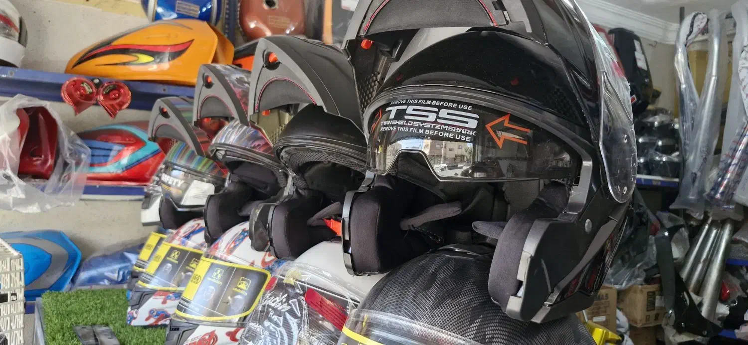 کلاه کاسکت موتور سیکلت فک متحرک ، فیس ماسک|قطعات یدکی و لوازم جانبی|اصفهان, همتآباد|دیوار