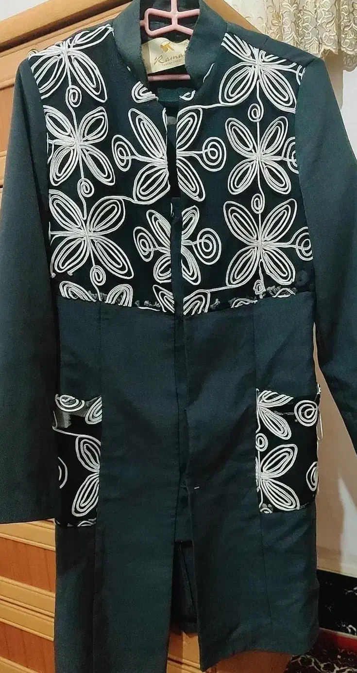 مانتو|لباس|دورود, |دیوار