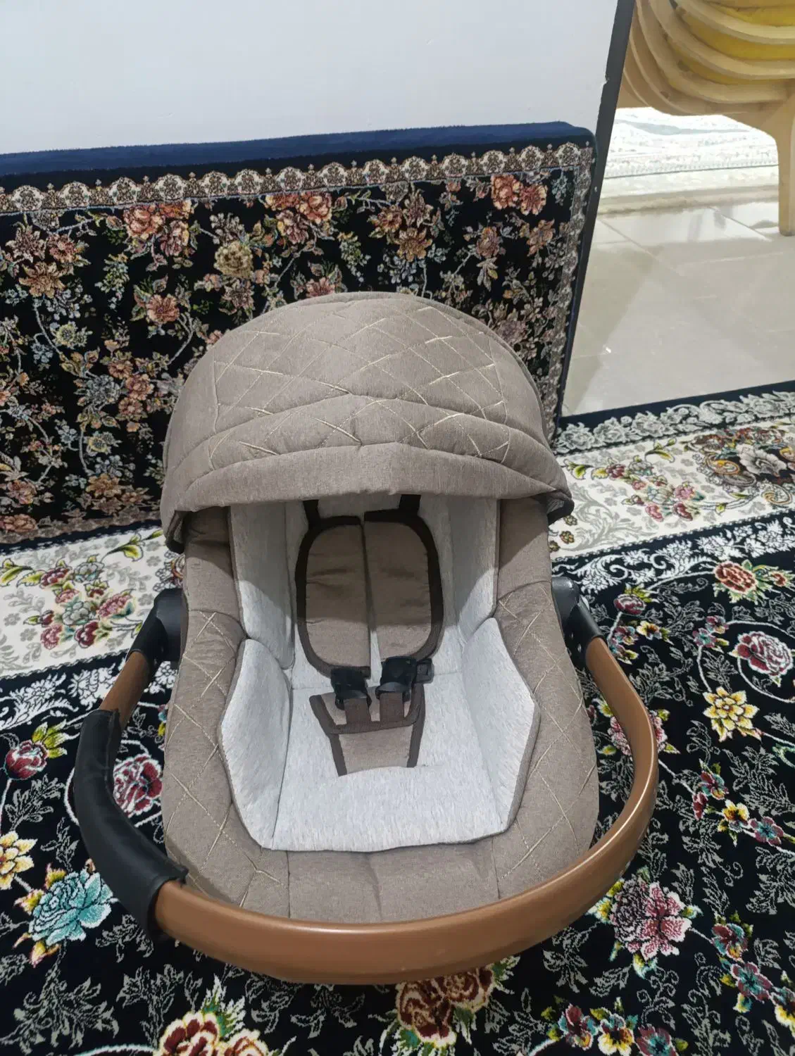 کریر|کالسکه و لوازم جانبی|هشتگرد, فاز ۷ مهستان|دیوار