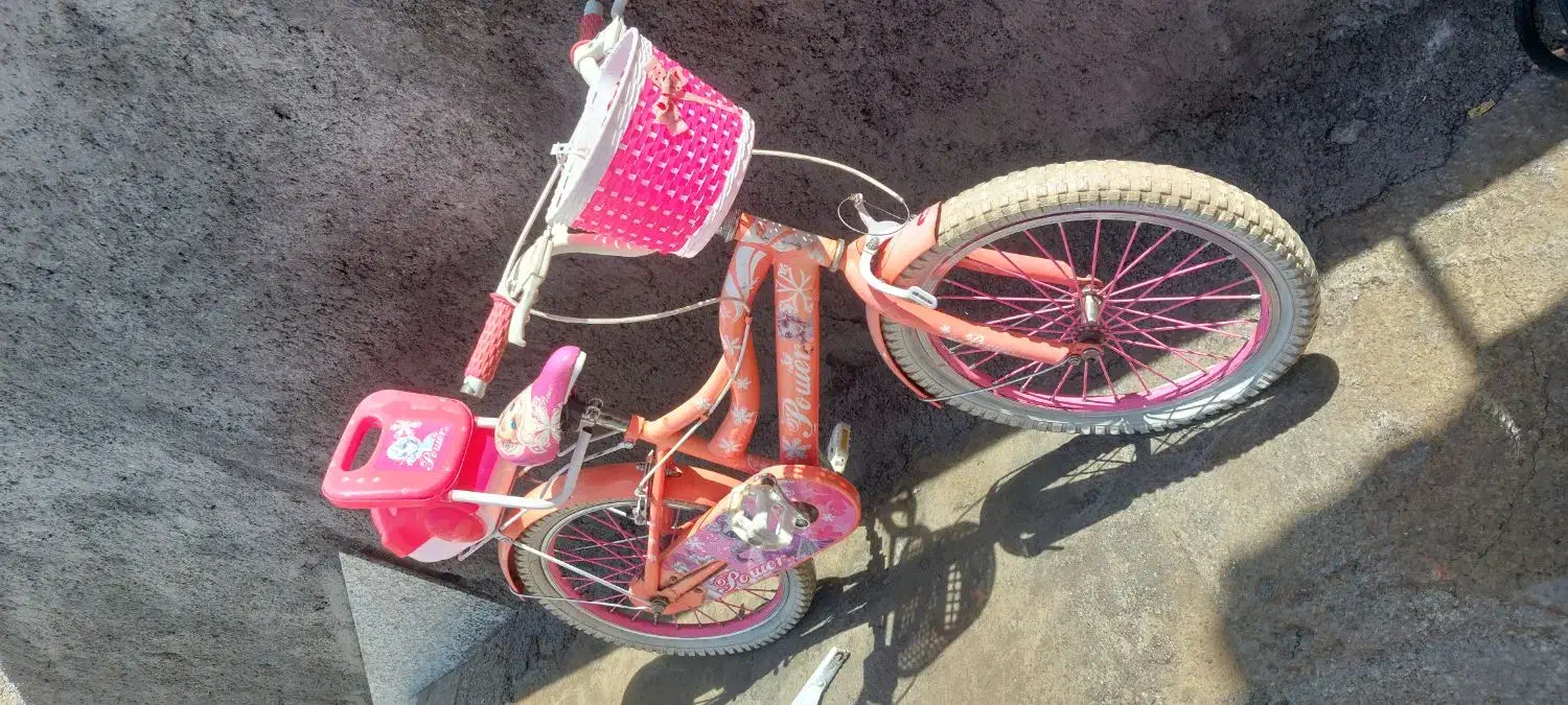 دوچرخه دخترانه|دوچرخه، اسکیت، اسکوتر|میانه, |دیوار