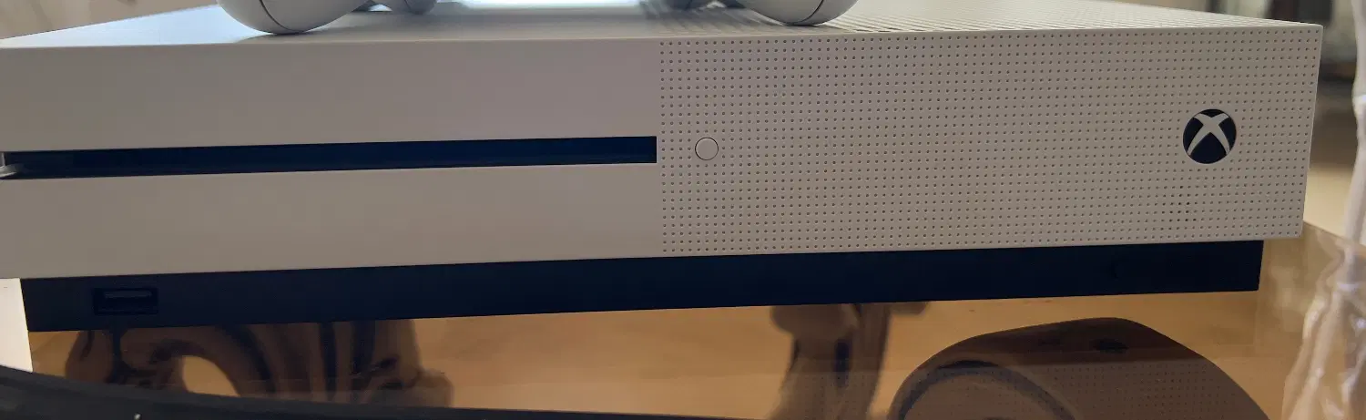 Xbox One S|کنسول، بازی ویدئویی و آنلاین|شیراز, شهرک گلدشت حافظ|دیوار