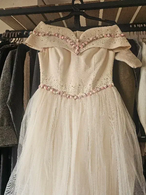 لباس مجلسی|لباس|هشتگرد, شهرک وحدت|دیوار