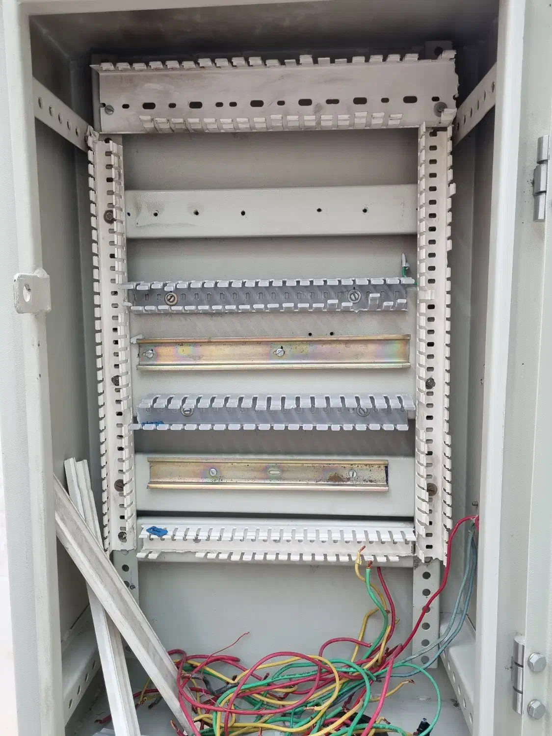 تابلو برق صنعتی|مصالح و تجهیزات ساختمان|اصفهان, فروردین|دیوار