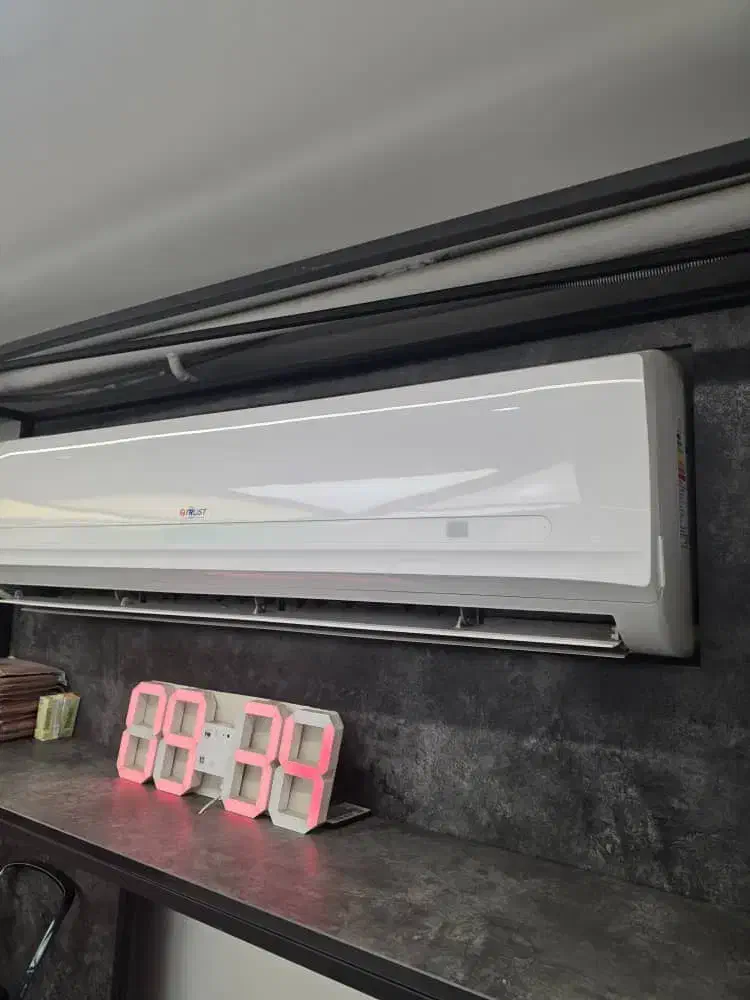 تعمیرات و نصب انواع کولرگازی و داکت اسپلیت و پکیج|کولر گازی و فن‌کوئل|قزوین, |دیوار