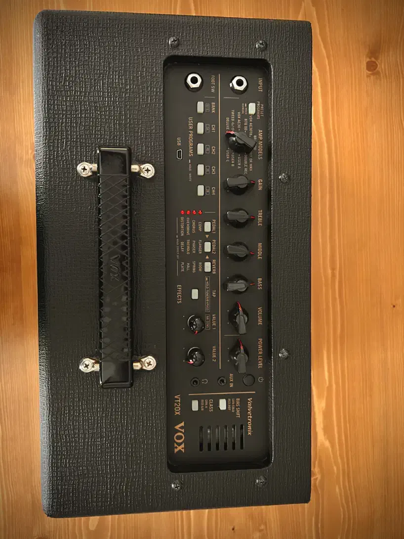 امپلیفایر گیتار با تکنولوژی ترکیبی لامپی ودیجیتال|گیتار، بیس، امپلیفایر|رشت, گلسار|دیوار