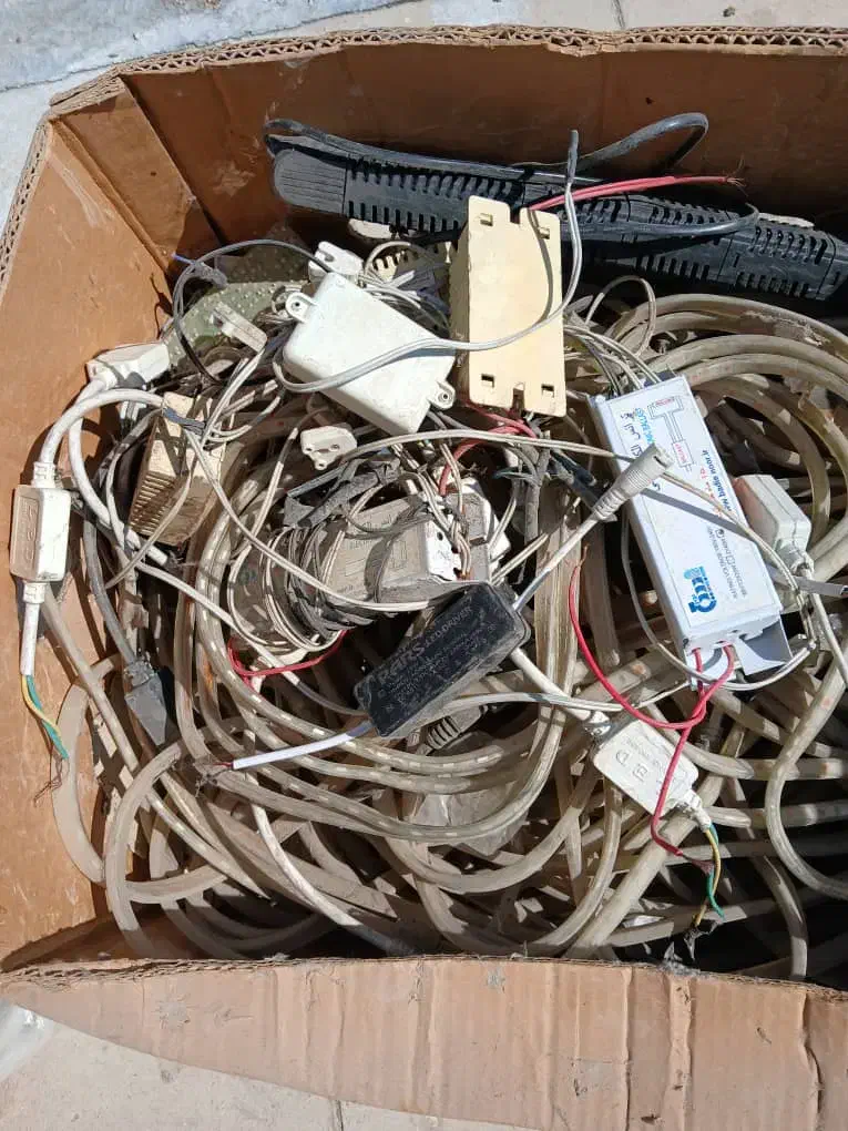 لوازم برق|سایر لوازم برقی|شیراز, ستارخان|دیوار