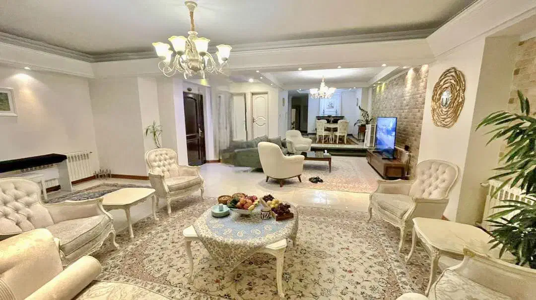 تاپ لوکیشن پاسداران۲۰۰متر/۳خواب(مستر)/مشاعات آبی