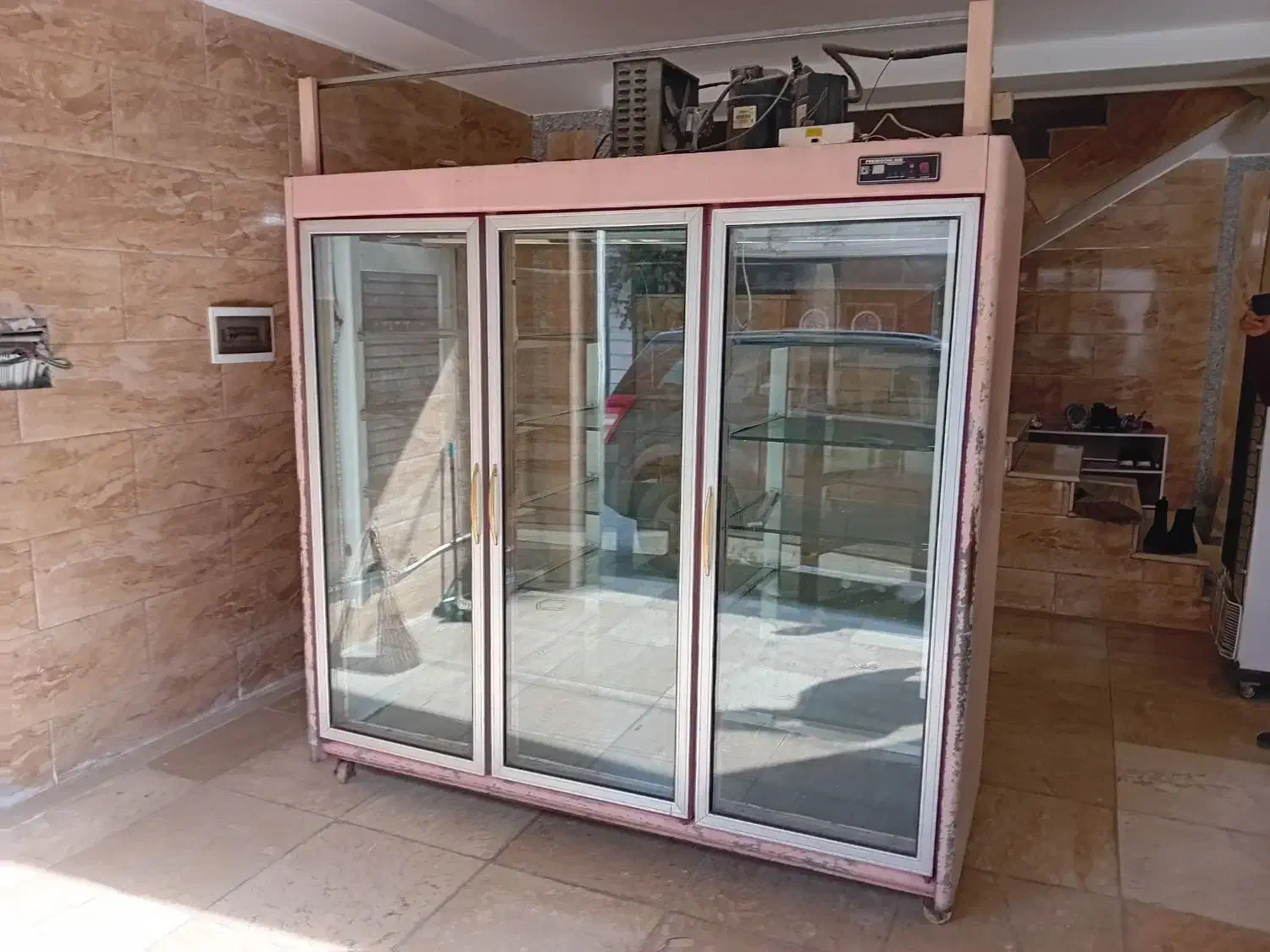 یخچال سه درب تمام شیشه ۶ طبقه ویترینی|فروشگاه و مغازه|نکا, |دیوار