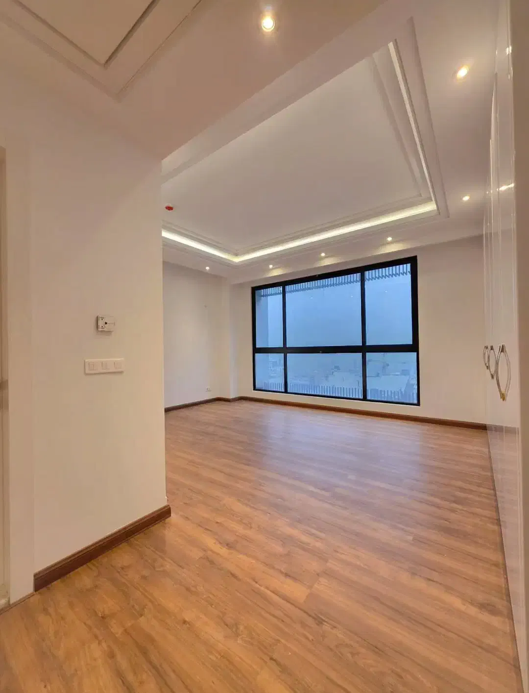 سعادت آباد 200متر  3خواب  فرنیش بوش  2پارکینگ