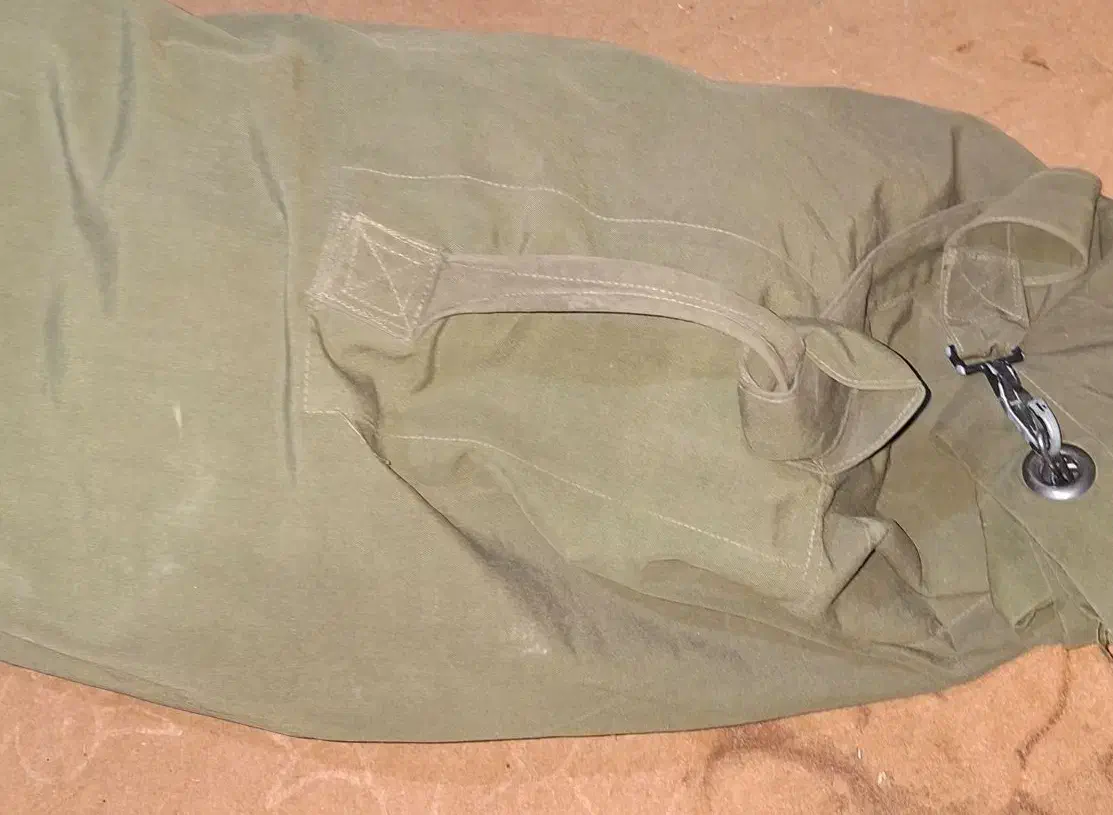 کوله پشتی (خدمت)|کیف، کفش، کمربند|چناران, |دیوار