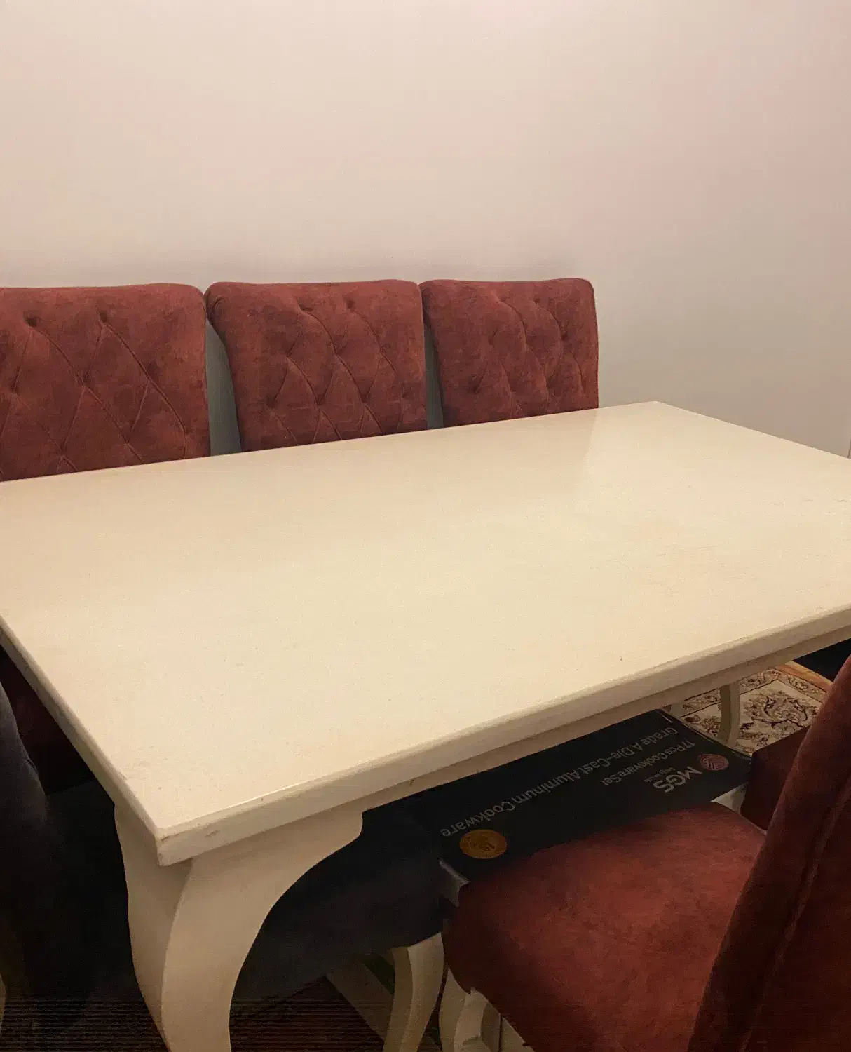 فروش مبل میز ناهارخوری و ۳ عدد فرش جلو مبلی|حراج|رشت, پیرکلاچای|دیوار