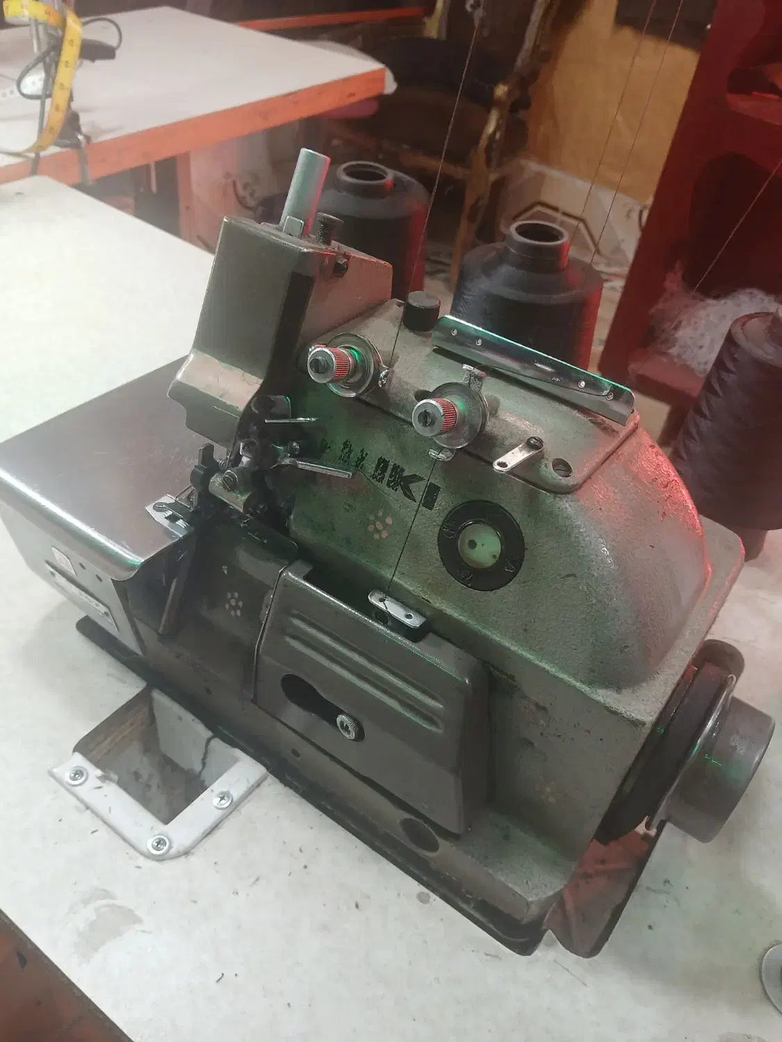 لبه دوز و دو عدد پس دوزی دمپا|چرخ خیاطی و ریسندگی|کوهدشت, |دیوار