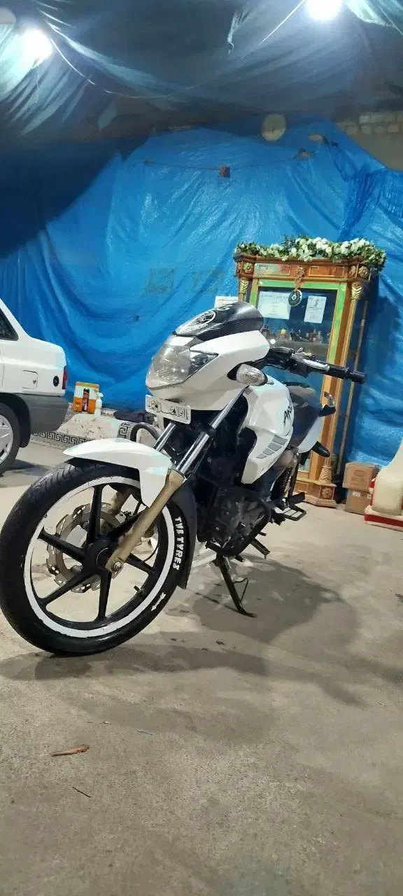 آپاچی|موتورسیکلت|آران و بیدگل, |دیوار