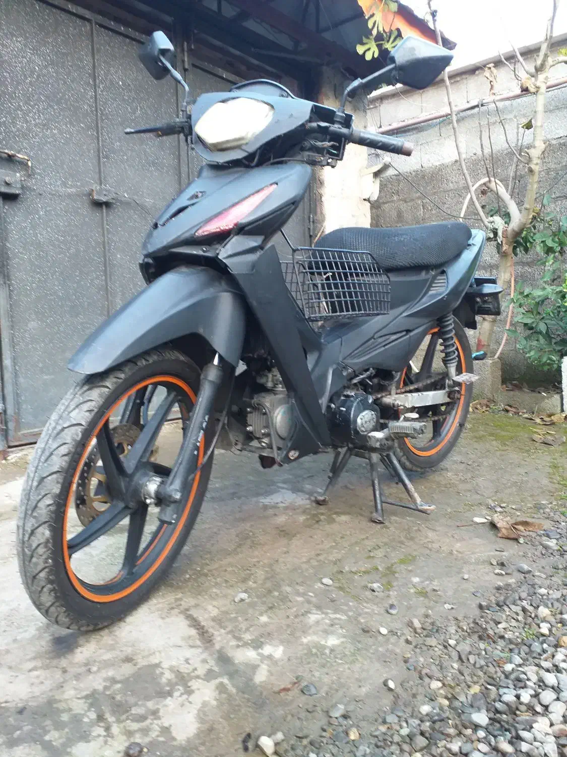 ویو مدل۹۰|موتورسیکلت|رشت, آب آسیاب|دیوار