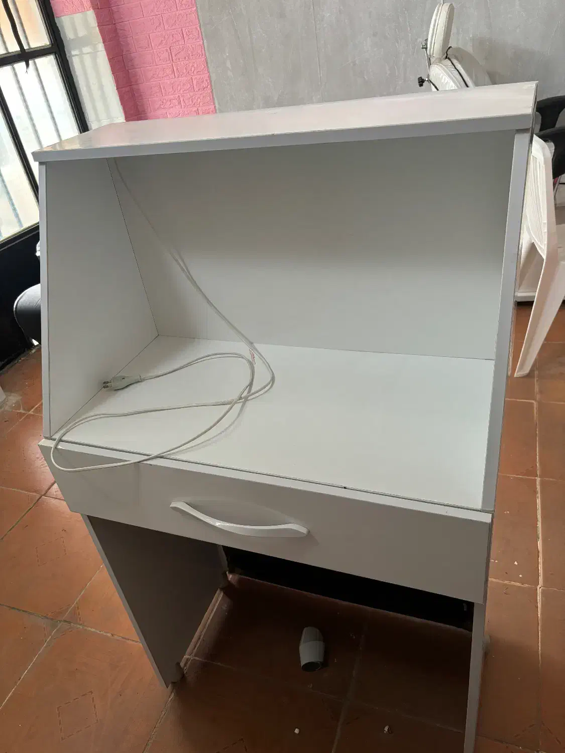 تجهیزات سالن زیبایی|آرایشگاه و سالنهای زیبایی|لاهیجان, کوی زمانی|دیوار