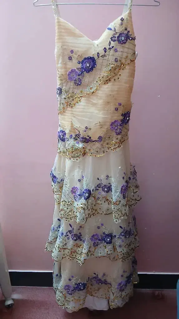 لباس مجلسی|لباس|بستک, |دیوار