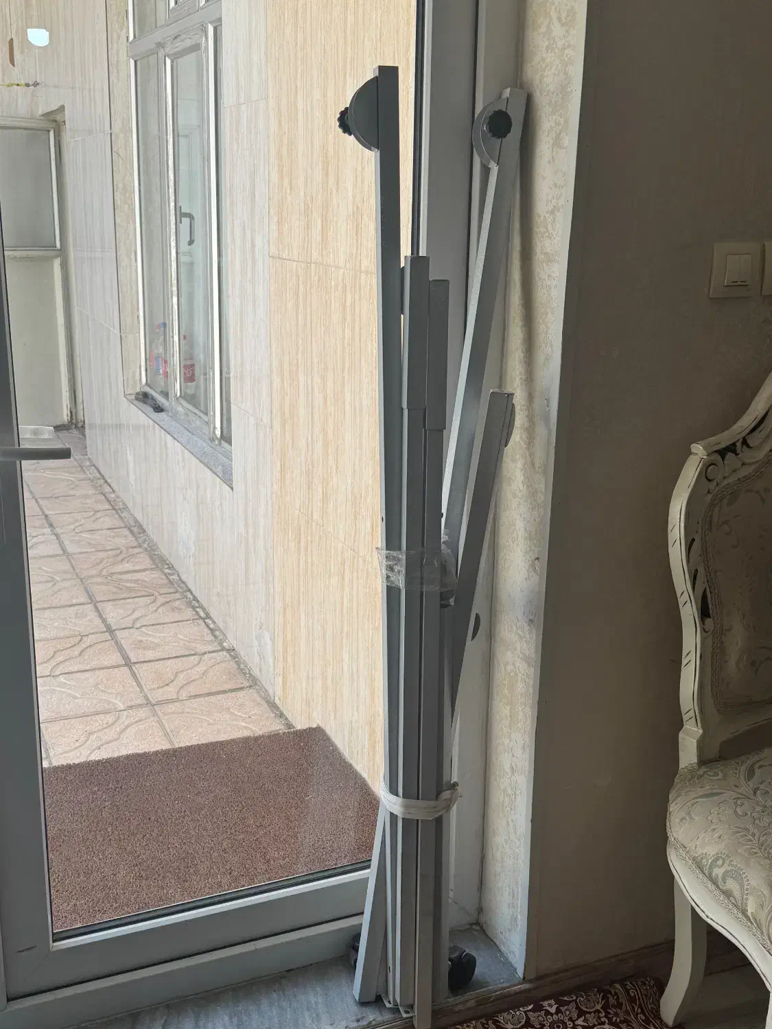 پایه فلزی و نگهدارنده وایت برد نو|لوازم التحریر|تبریز, |دیوار