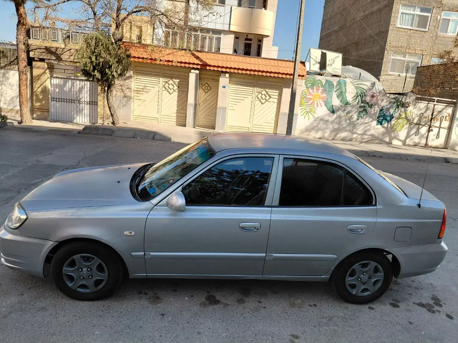 هیوندا ورنا ۸۶ بی رنگ|خودرو سواری و وانت|مشهد, ویلاشهر|دیوار