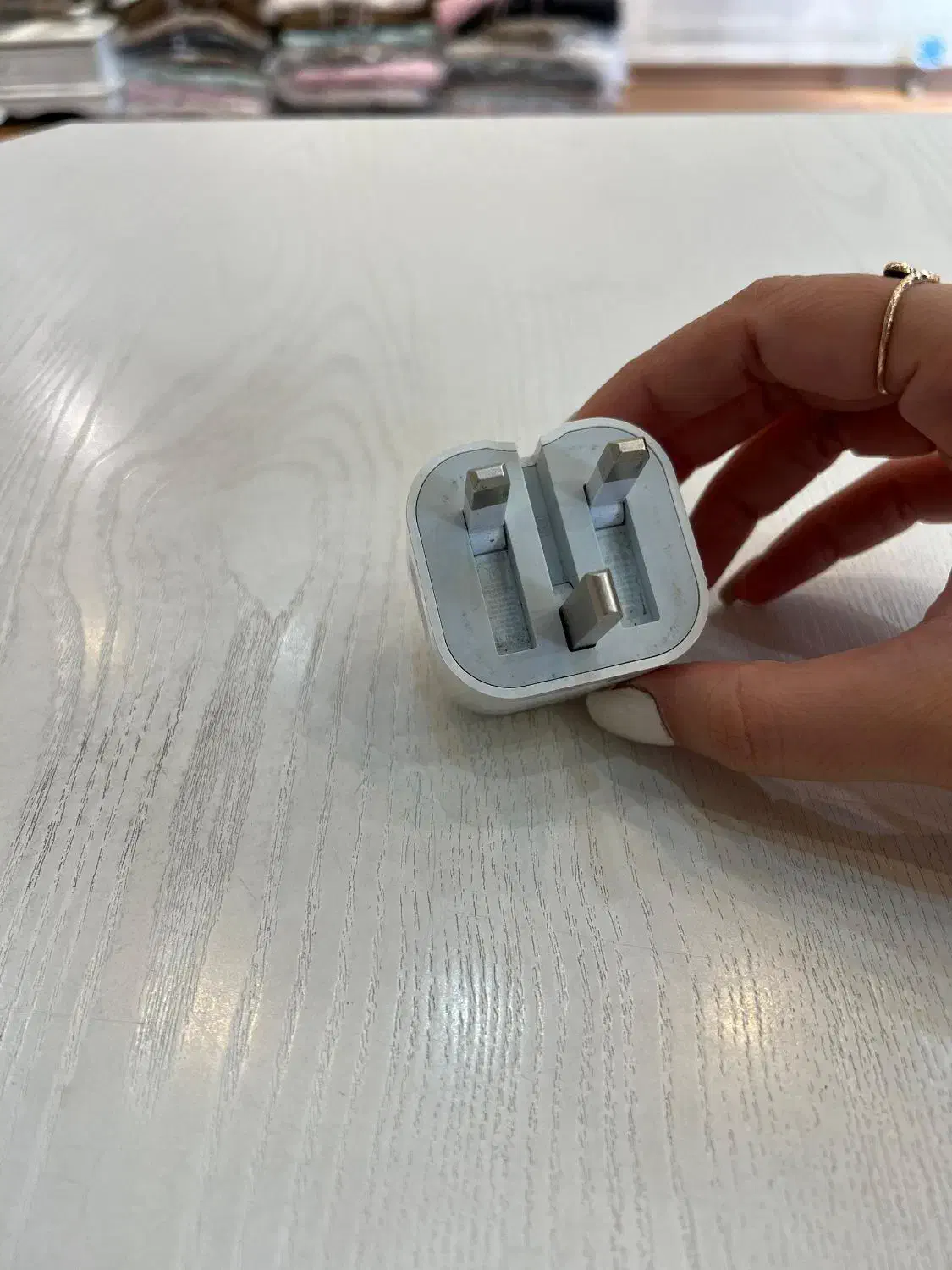 یک عدد شارژر اصل آیفون 20 وات|لوازم جانبی موبایل و تبلت|رشت, پیرسرا|دیوار