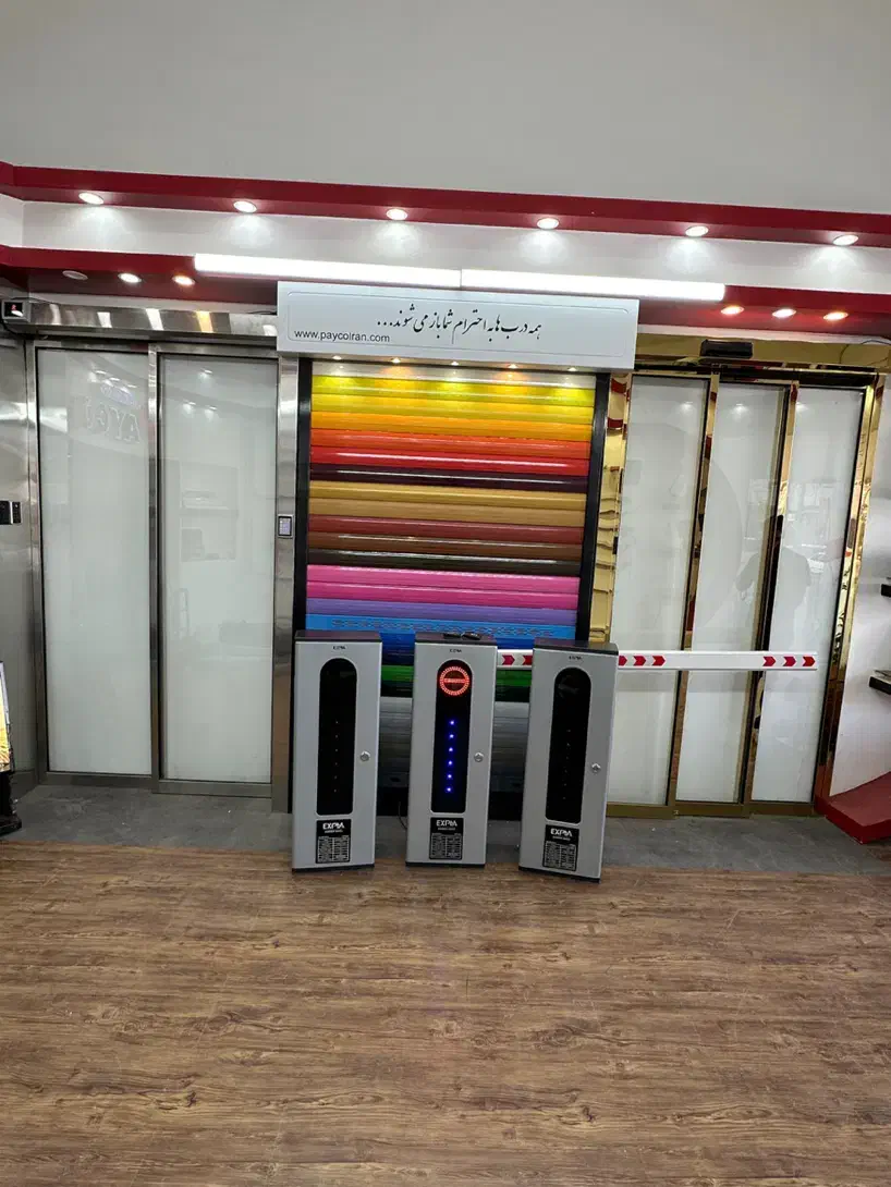 اجرای صفر تا صد از تخریب تا نصب درب کرکره|مصالح و تجهیزات ساختمان|یزد, |دیوار