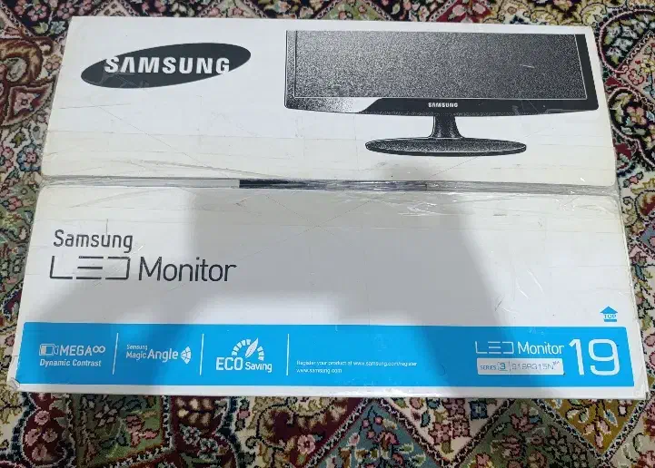 مانیتور ۱۹ اینچ سامسونگ تمیز با کارتن|قطعات و لوازم جانبی رایانه|همدان, |دیوار