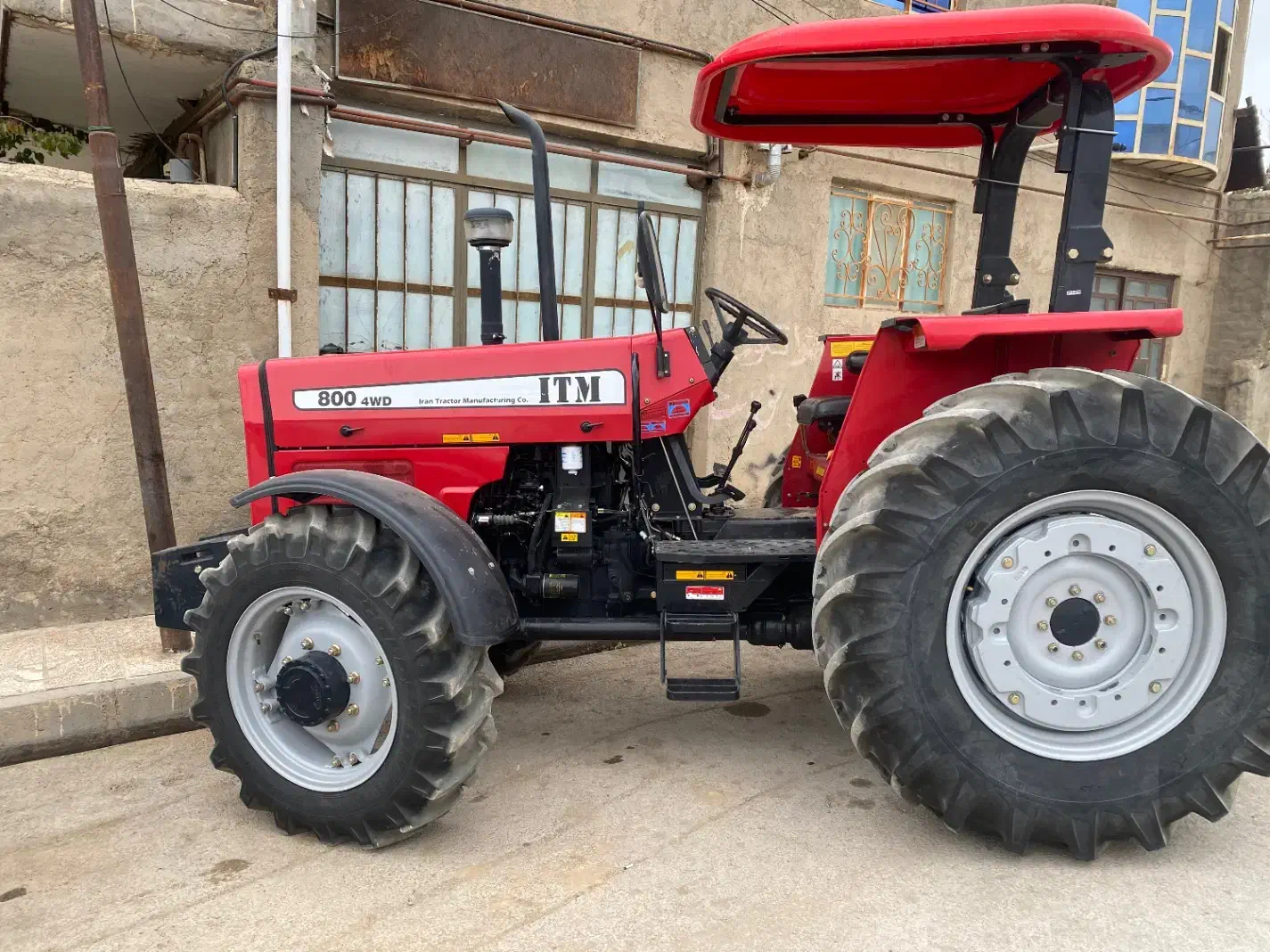 تراکتور ۸۰۰|خودرو سنگین|شاهنجرین, |دیوار