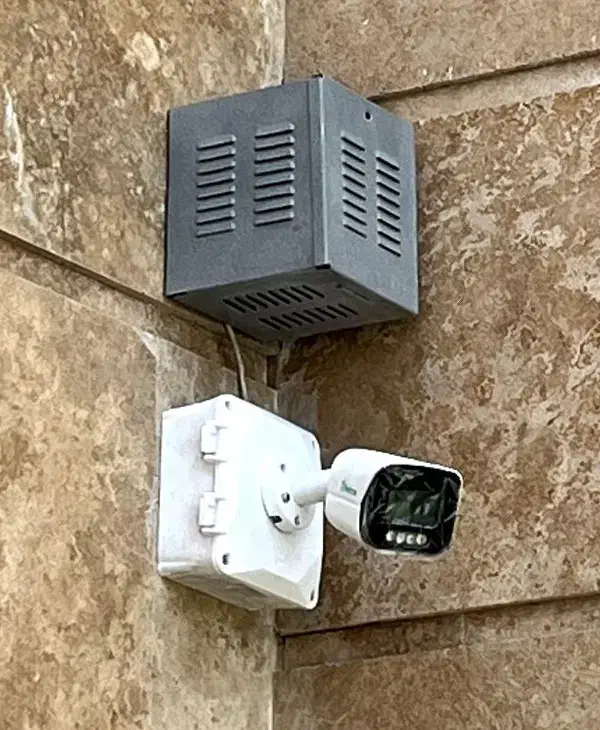 فروش و نصب و تعمیرات دوربین ،دزدگیر و درب اتوماتیک|دوربین مداربسته|کاشان, معلم|دیوار