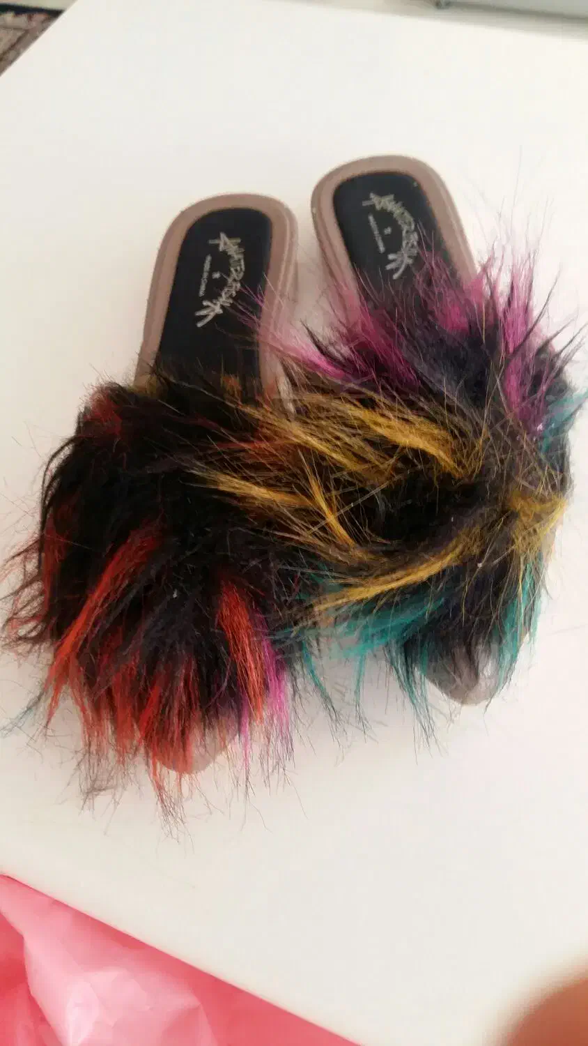 یک جفت چکمه نووچند جفت دمپایی روفرشی نو|کیف، کفش، کمربند|شیروان (لرستان), |دیوار