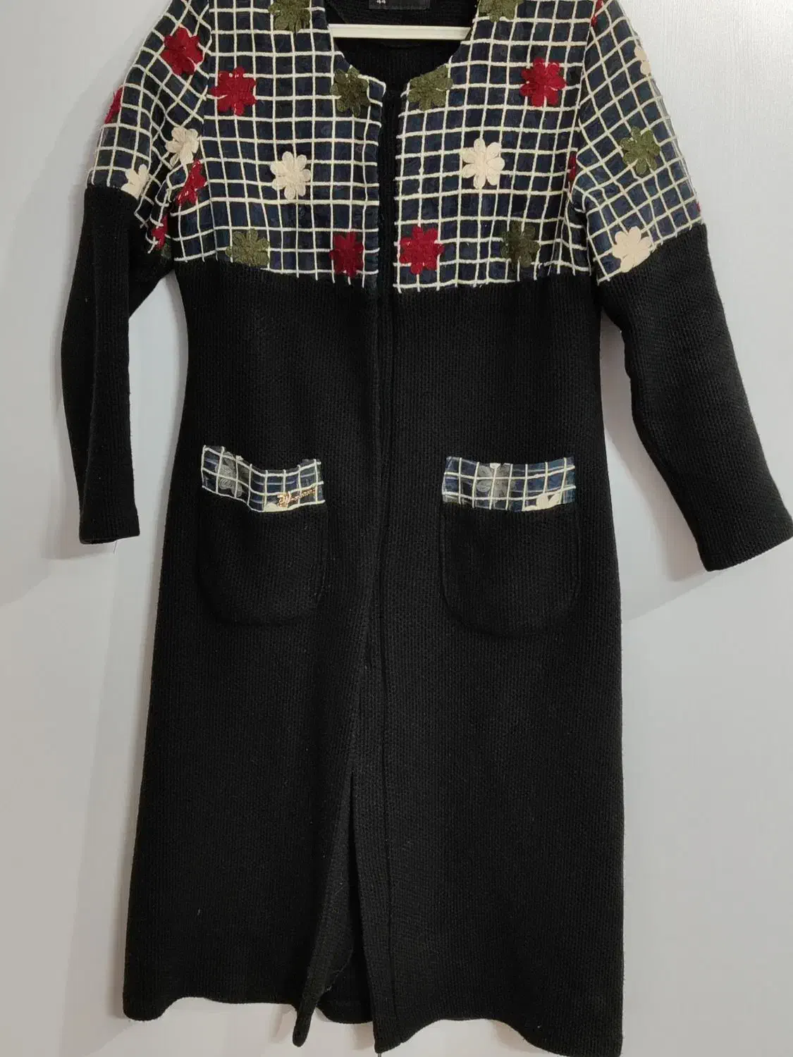 تعدادی پالتو و مانتو زنانه با قیمت مناسب|لباس|بیرجند, |دیوار