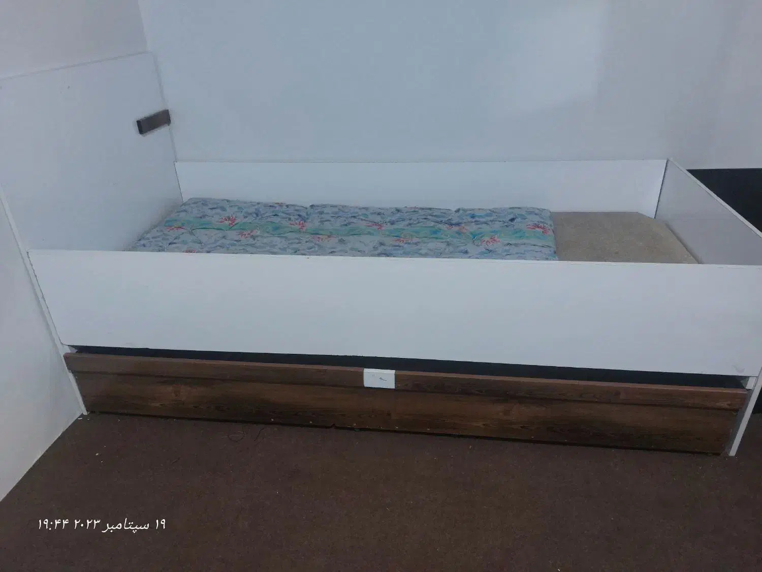 تخت مهمان|تخت و سرویس خواب|مشهد, گلبرگ شمالی|دیوار