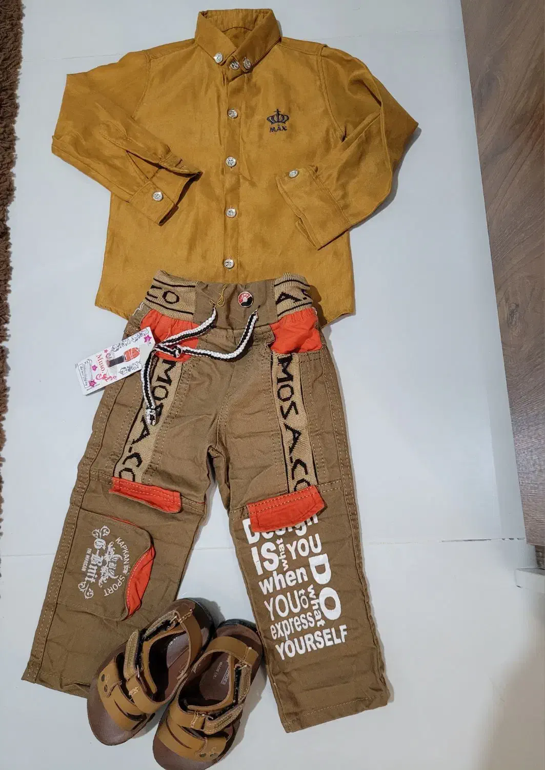 لباس بچه|کفش و لباس بچه|هشتگرد, فاز ۷ مهستان|دیوار