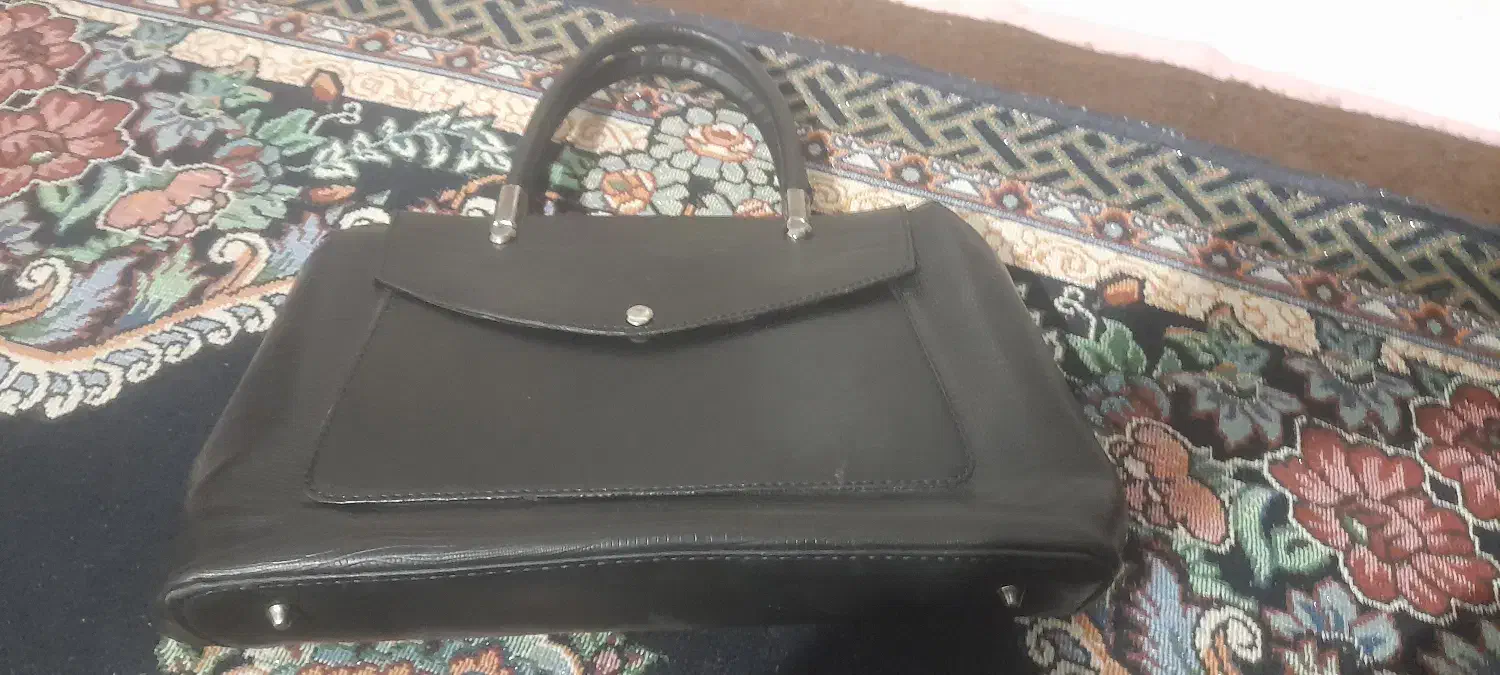 یک عدد کیف زنانه چرمی|کیف، کفش، کمربند|رضویه, |دیوار