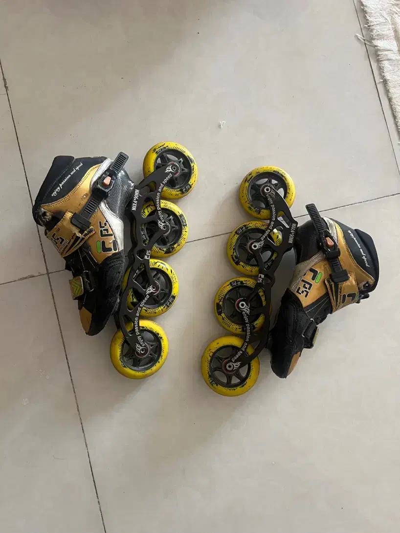 کفش اسکیت سرعت حرفه ای|دوچرخه، اسکیت، اسکوتر|شیراز, فرهنگ شهر|دیوار