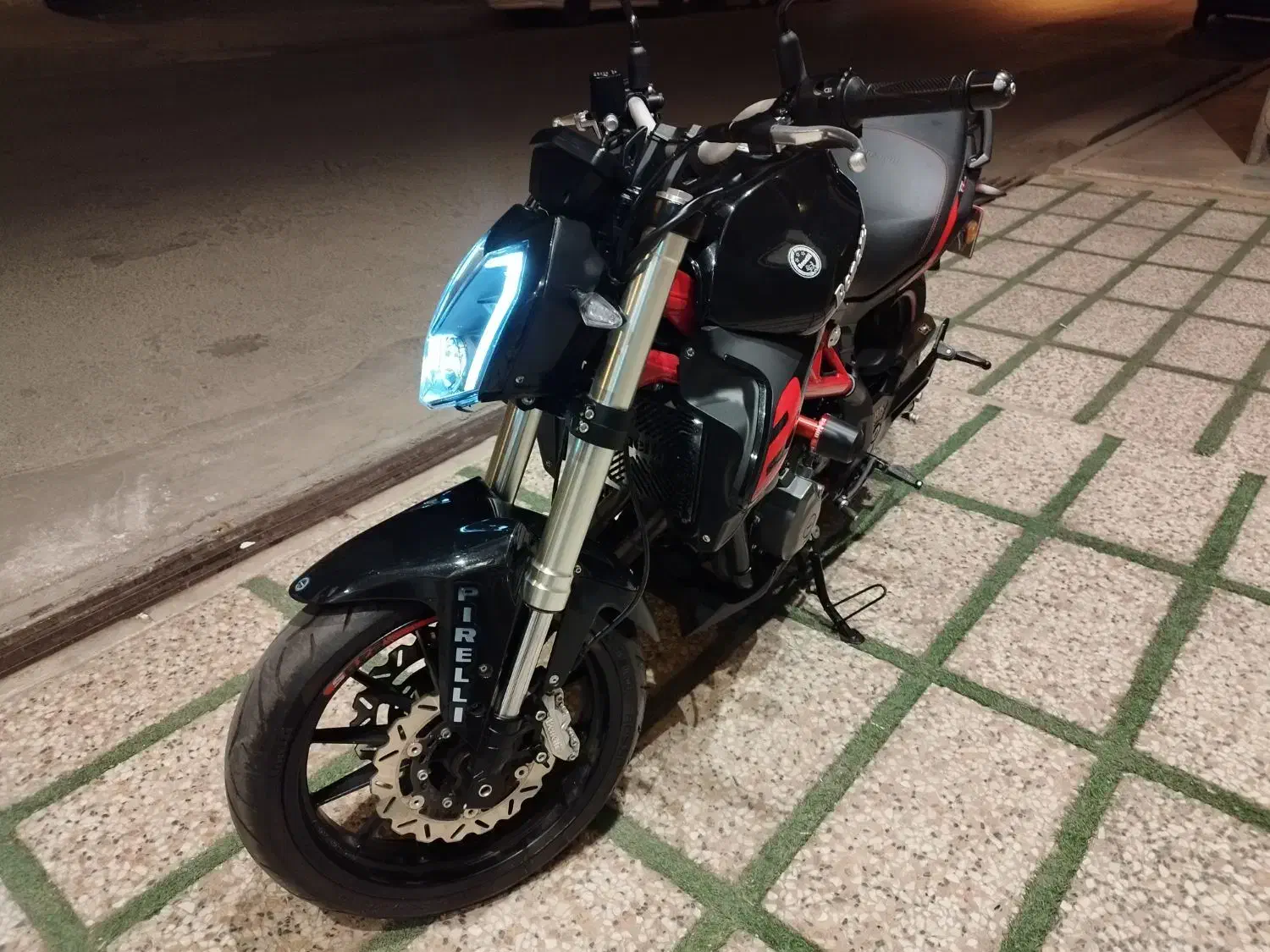 بنلی|موتورسیکلت|قم, الوندیه و گذر صادق|دیوار