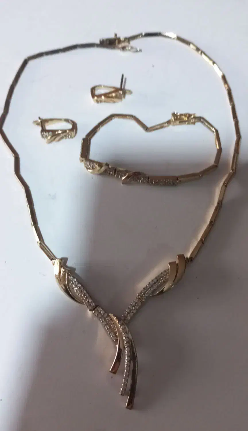 سرویس گردنبند|بدلیجات|رشت, منظریه|دیوار