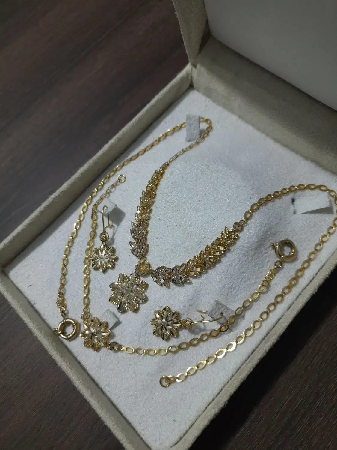 سرویس کامل عروس نو نو (خام+۲%)|جواهرات|تهران, سلسبیل شمالی|دیوار