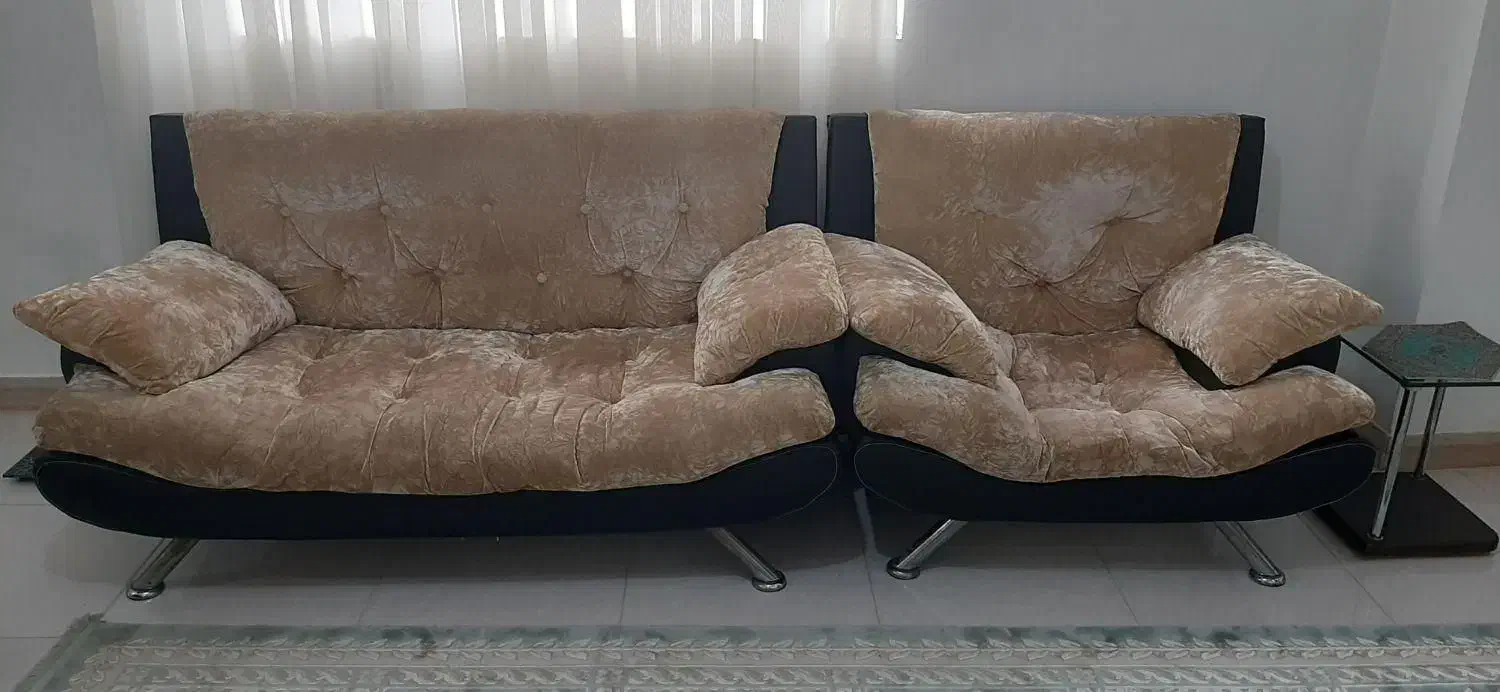 مبلمان ۸ نفره همراه با میز عسلی|مبلمان خانگی و میز عسلی|رشت, سلیمانداراب|دیوار