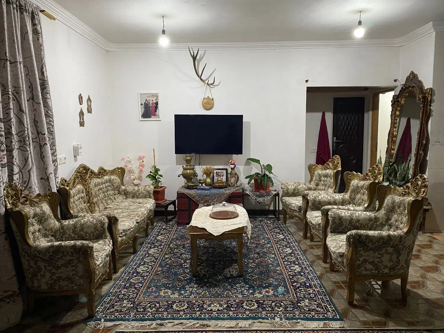 مبل و میز ناهار خوردی|مبلمان خانگی و میز عسلی|نوکنده, |دیوار