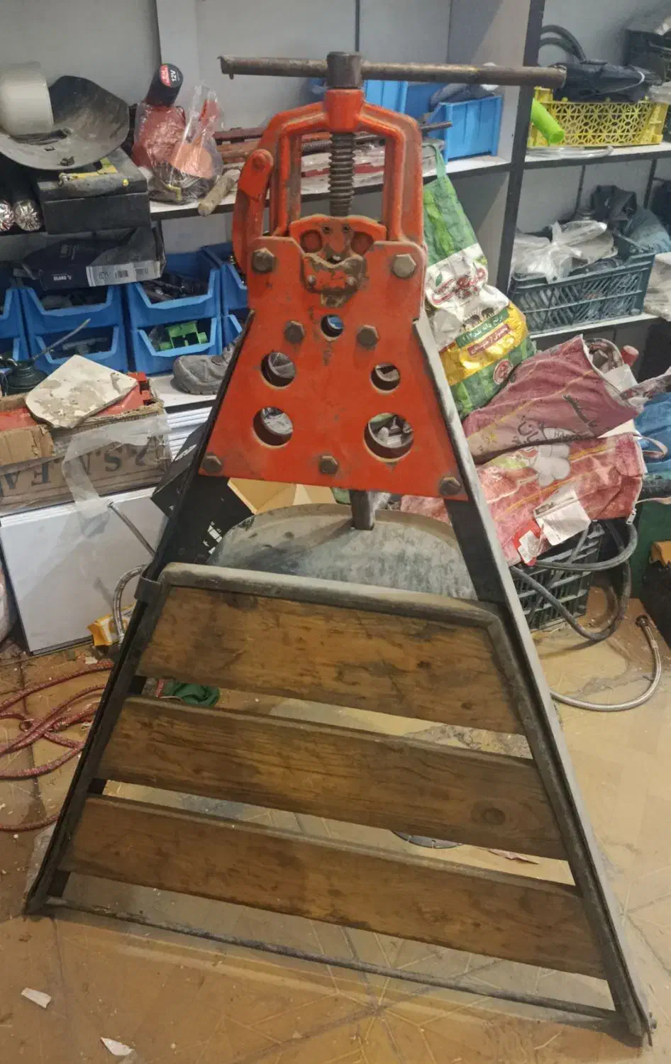 گیره لوله بر پوشفیت|ابزارآلات|همدان, |دیوار