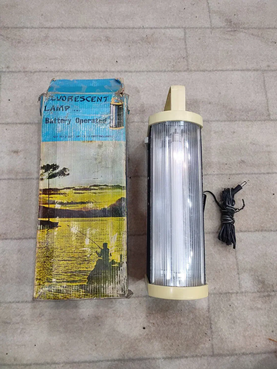 چراغ اضطراری ۱۲ ولت و باتری خور قدیمی|لامپ و چراغ|تهران, امیریه|دیوار