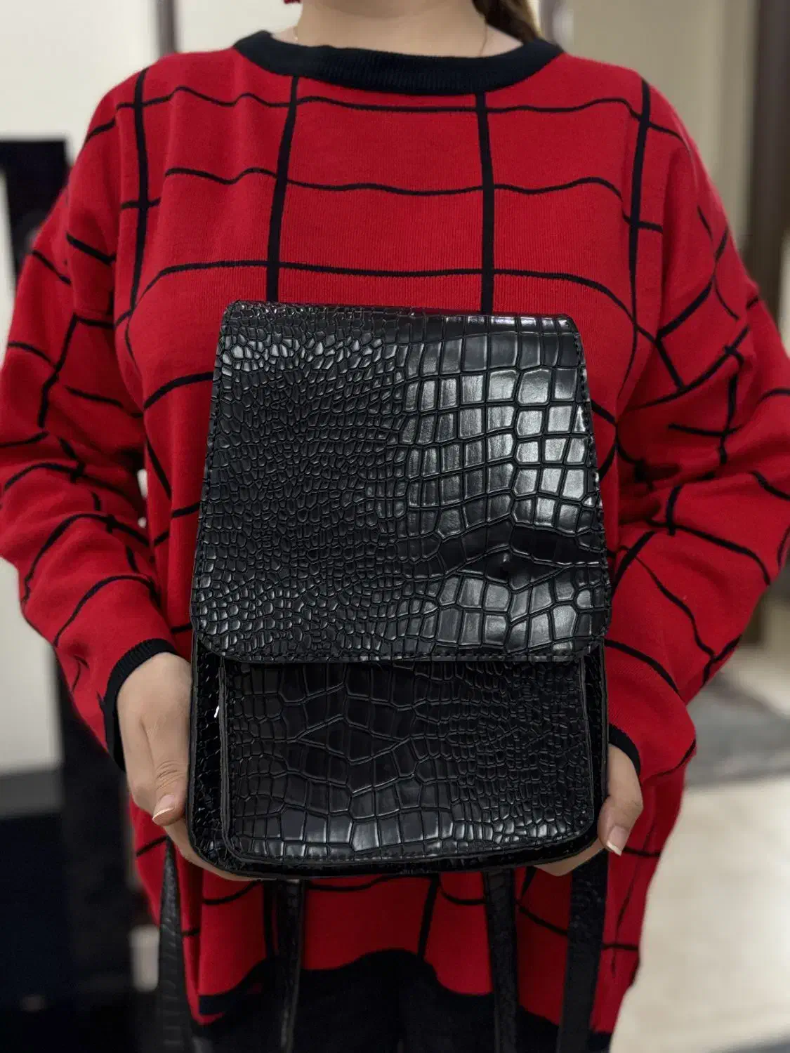 کوله چرم|کیف، کفش، کمربند|اصفهان, شیخ اشراق|دیوار