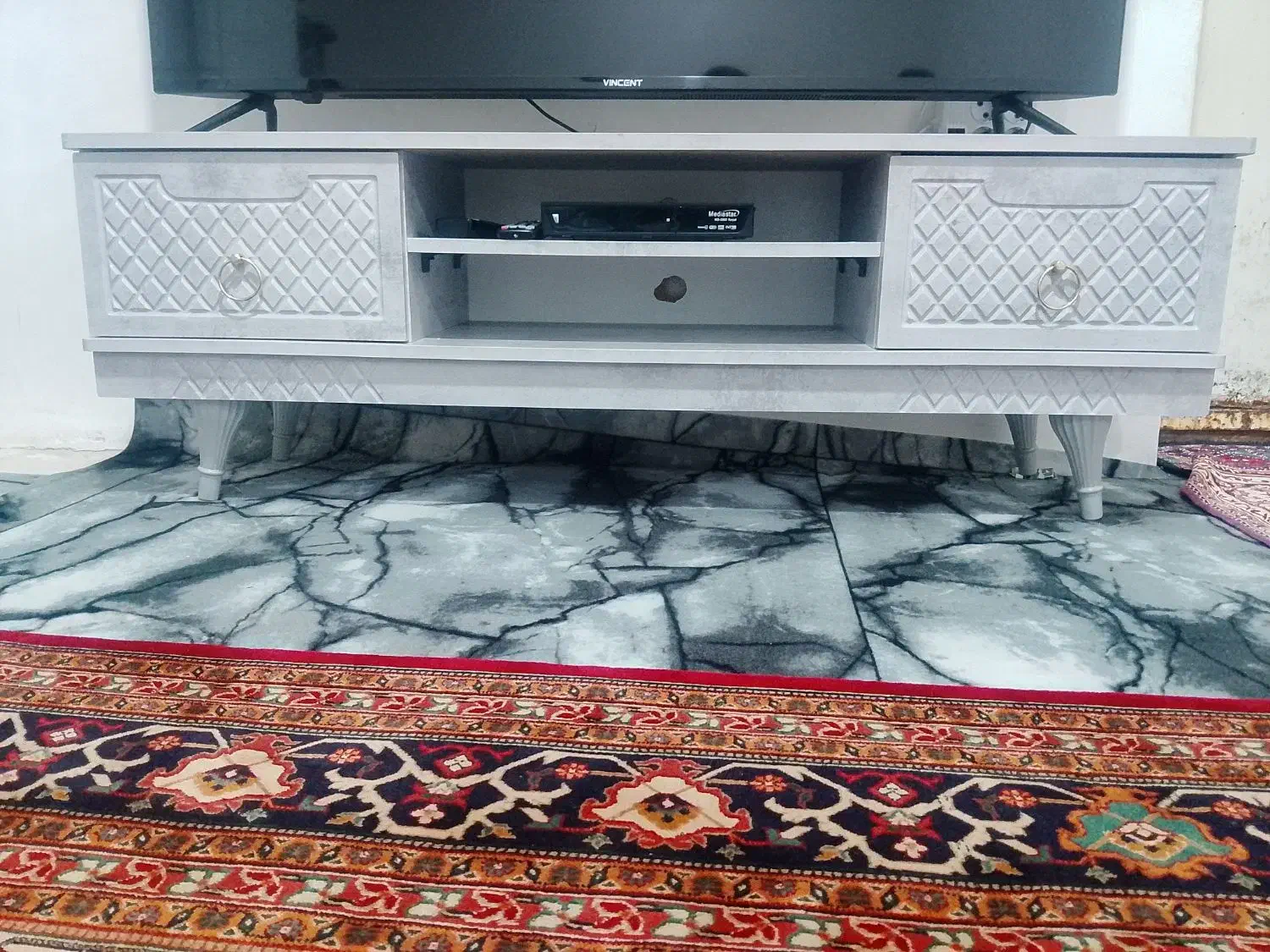 میز تلویزیون در حد نو|میز تلویزیون|شوط, |دیوار