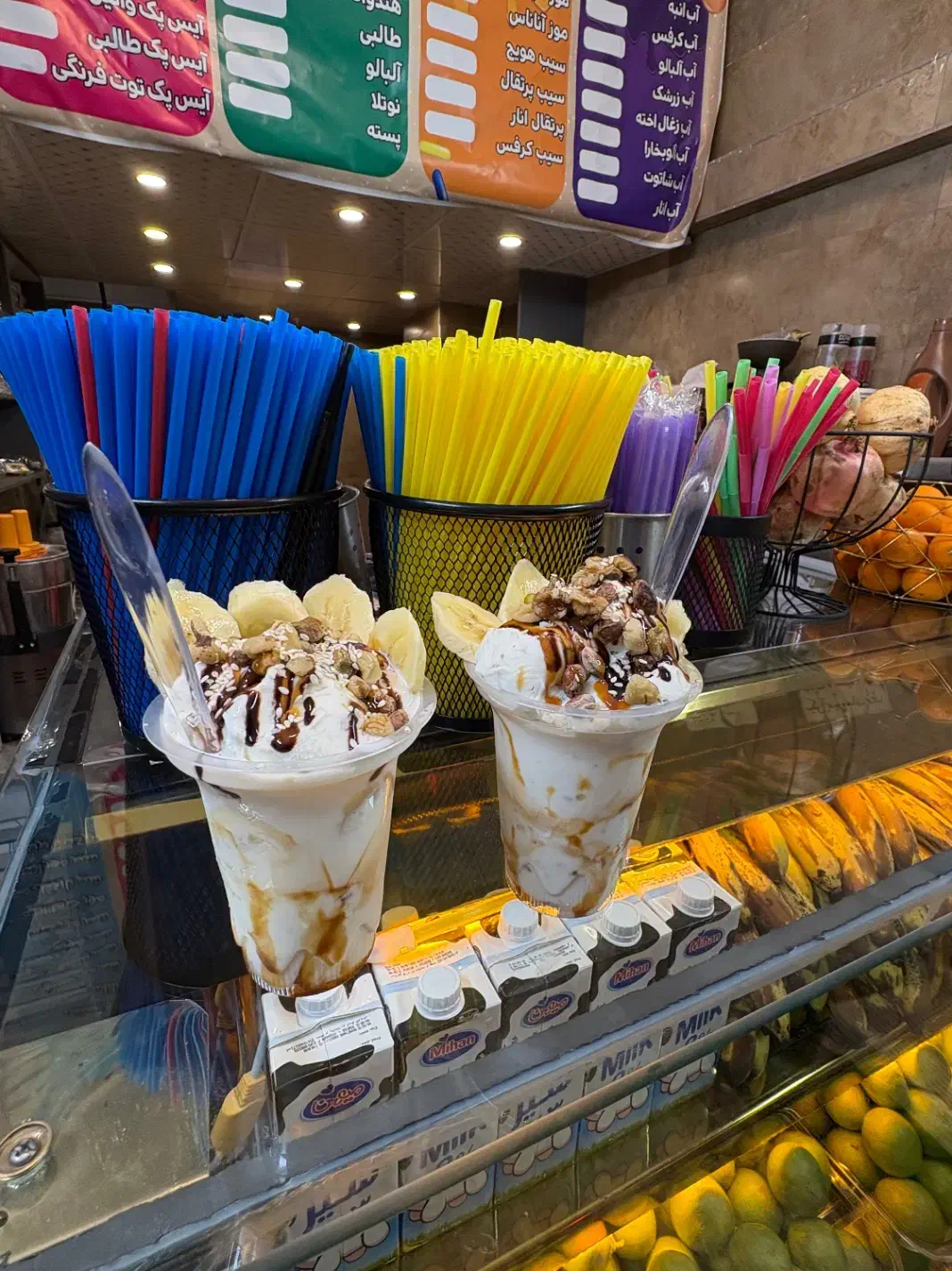 نیروی کار در ابمیوه فروشی|استخدام خدمات فروشگاه و رستوران|گرمدره, |دیوار