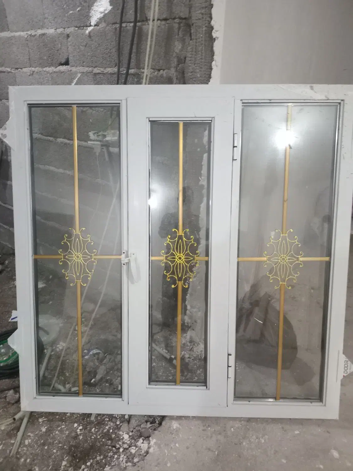 باسلام یک عدد درب ورودی  ویک عدد پنجره|مصالح و تجهیزات ساختمان|سنگر, |دیوار