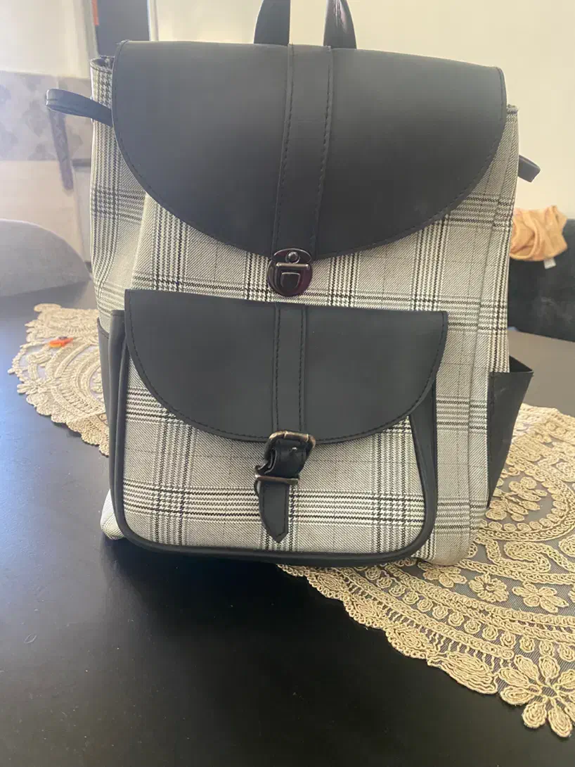 کیف ،کوله|کیف، کفش، کمربند|رشت, فلسطین|دیوار