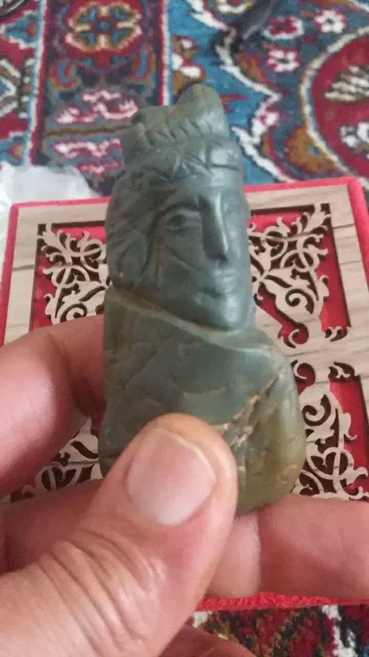 مجسمهیشمکهنه|کلکسیون اشیاء عتیقه|تهران, دستغیب|دیوار