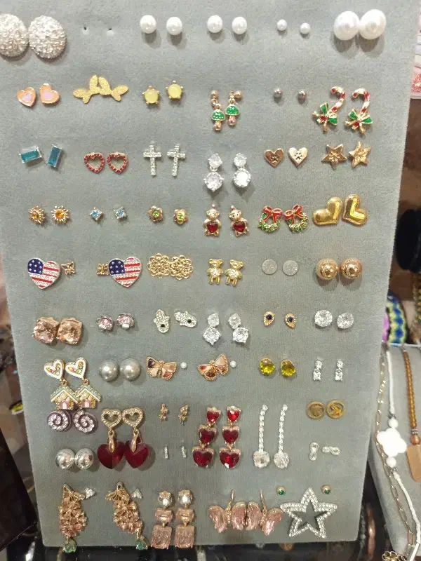 گوشواره میخی|بدلیجات|قزوین, |دیوار