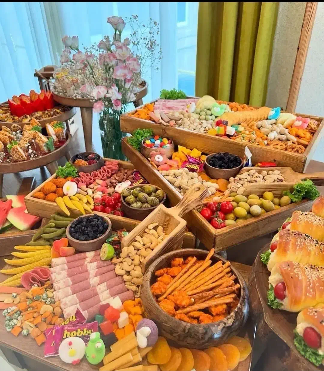 اجاره سالن تولد اجتماعات عقد و عروسی و مراسمات|خدمات پذیرایی، مراسم|تهران, دروس|دیوار