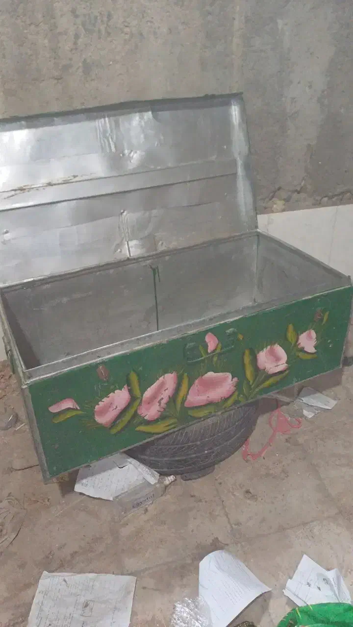 صندوق قدیمی|کلکسیون اشیاء عتیقه|فسا, |دیوار